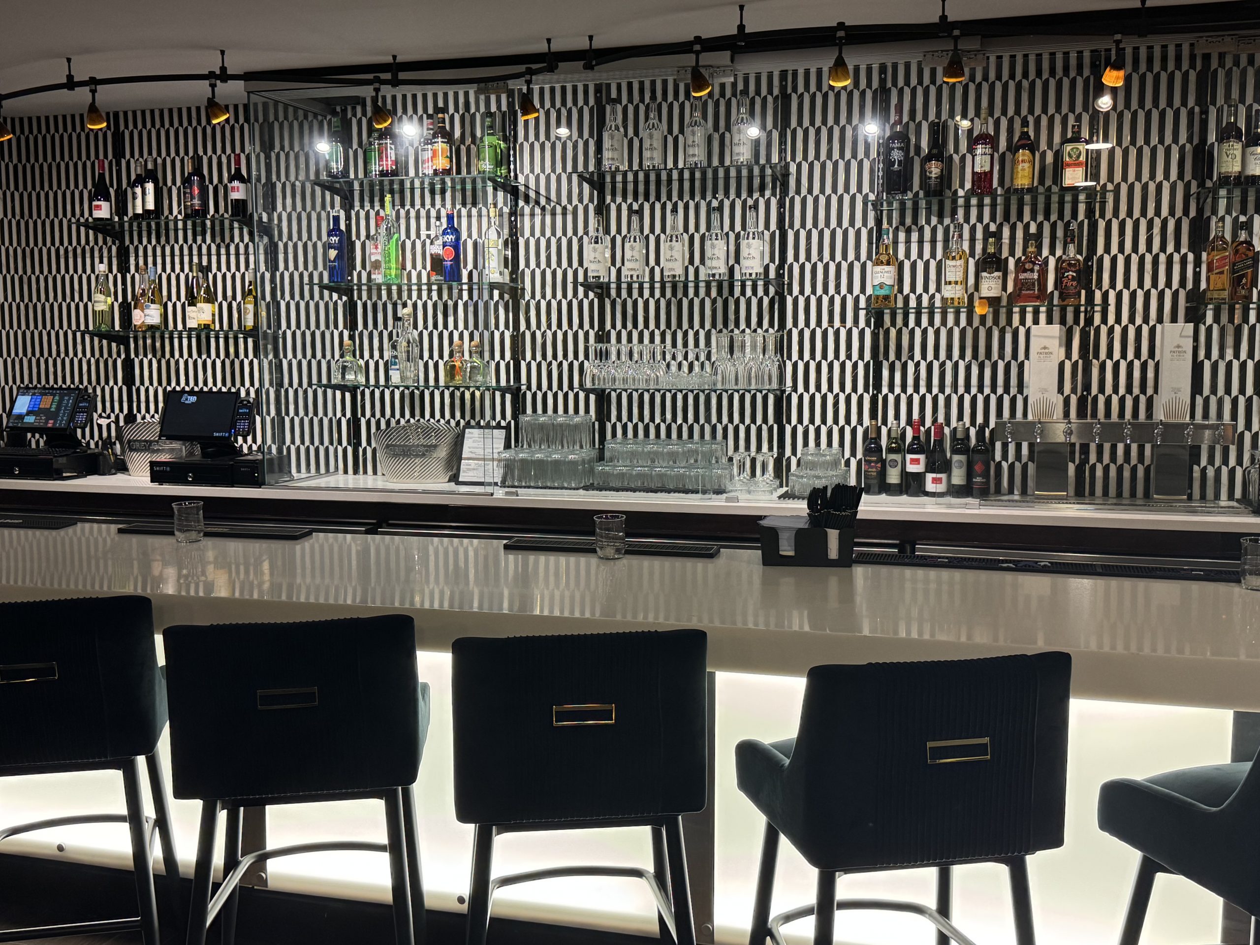 Twyla's Lounge inside The Ten Hotel In Gurnee