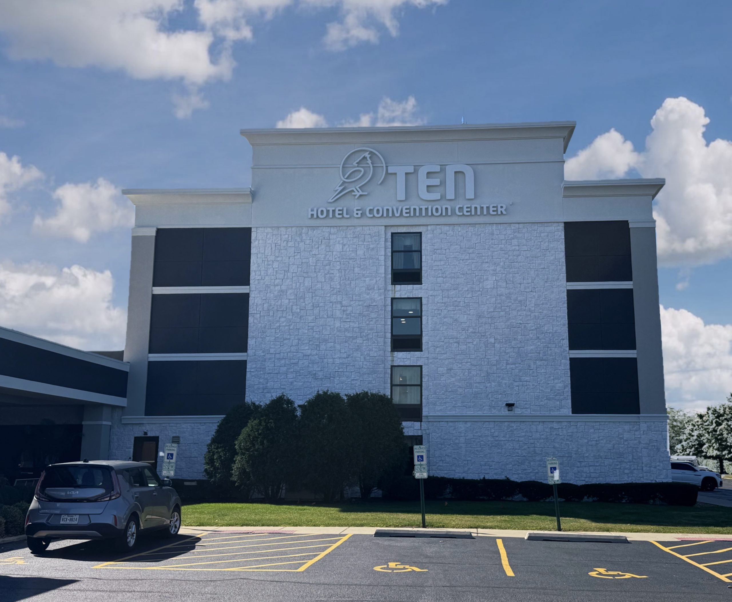 The Ten Hotel, Convention Center and Residences in Gurnee